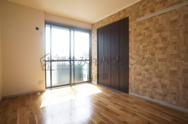 モーツァルト南笹原の洋室