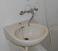 トモズハウスの洗面所