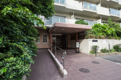 【エントランス】 | 日商岩井南森町マンション | スーパー、商店街や商店街や公園、小学校等も徒歩5分圏内♪生活至便なマンションです。