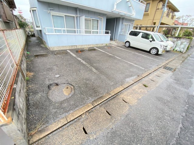 【駐車場】