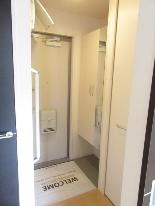 グラン・コート　Ａの玄関|別部屋写真です。