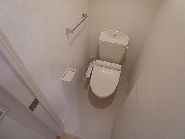 神戸市須磨区潮見台町５丁目のアパートのトイレ|ウォッシュレット付トイレ