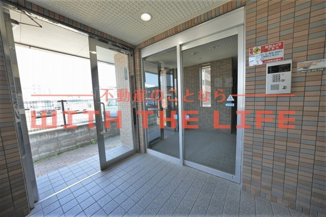 パークサイド小島のエントランス|毎日通るエントランスはこのようになっています