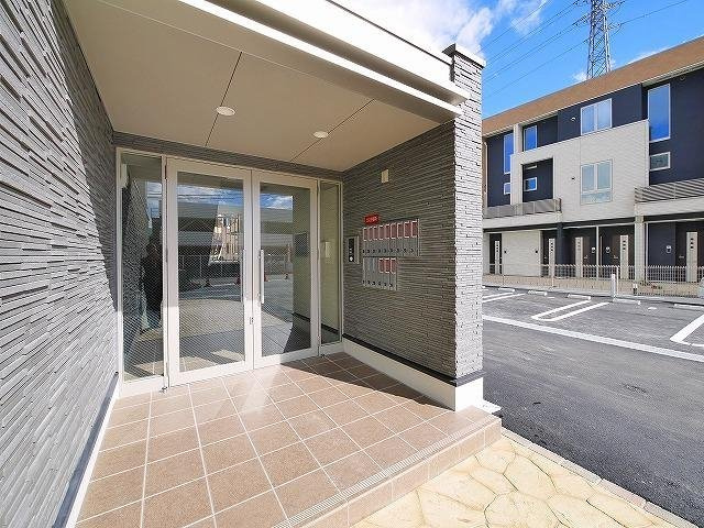 フュルネのエントランス|オートロックなのでセキュリティも安心です