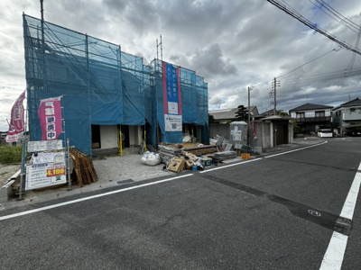 【外観】 | 大府市追分町　第１　全２棟 | 撮影
社長の村田です！
自らプレイヤーとして営業しています
長年の経験と実績から皆様により良いマイホーム購入のご提案をいたします。
住宅ローンの不安や購入後の不安等何でもご相談ください。