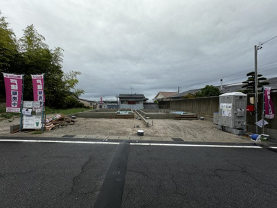 【外観】 | 大府市追分町　第１　全２棟 | 撮影
社長の村田です！
自らプレイヤーとして営業しています
長年の経験と実績から皆様により良いマイホーム購入のご提案をいたします。
住宅ローンの不安や購入後の不安等何でもご相談ください。