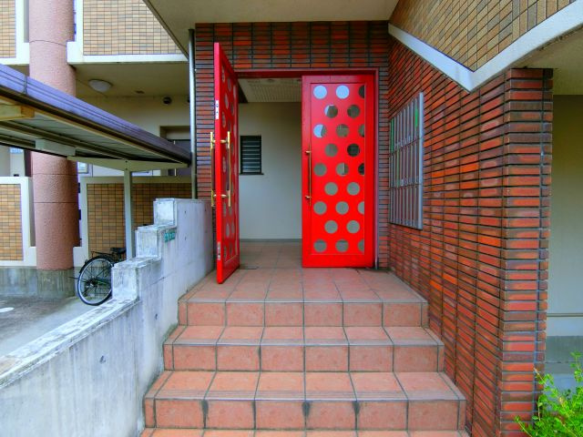 スプルース泉ヶ丘Ⅱのエントランス