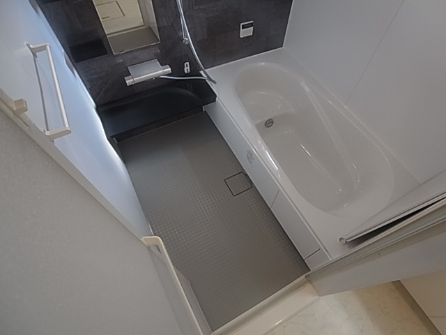 神戸市兵庫区荒田町３丁目のアパートの浴室|追い焚き機能付き