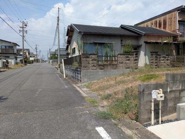 半田市花園町2丁目の前面道路含む現地写真|2025.08撮影