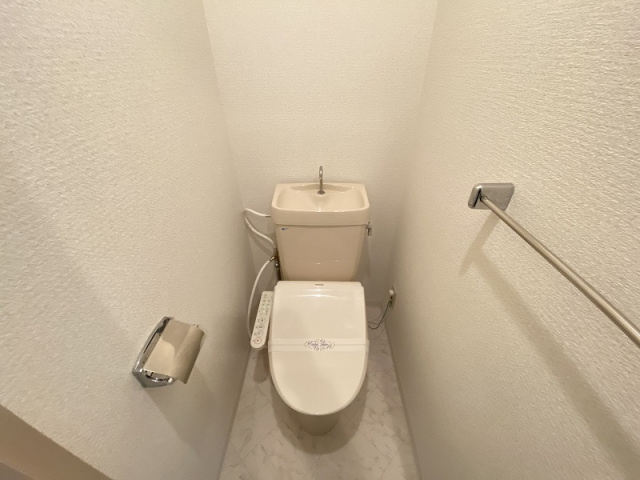 【トイレ】 | ロイヤルヒルズ大橋参番館 | 別号室の写真になります。現況優先。