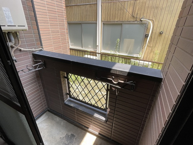 【バルコニー】 | ネスト博多 | ※別号室の写真になります。現況優先。
