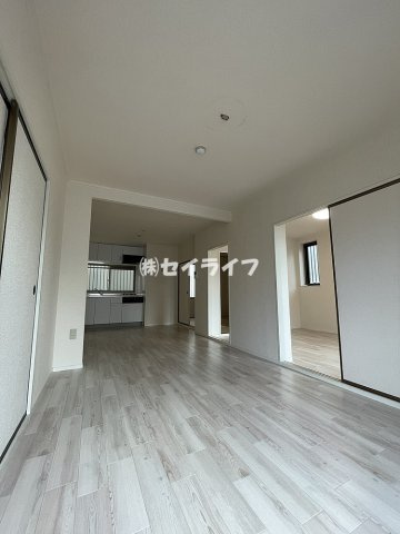 フラワーハイム鶴見の居間・リビング