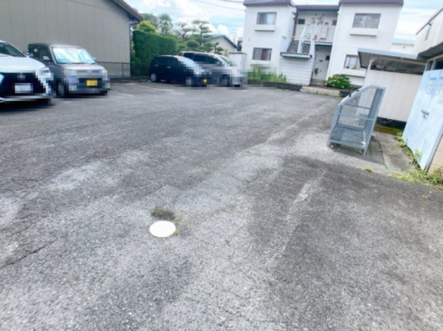 ジョイフル浜田Cの駐車場