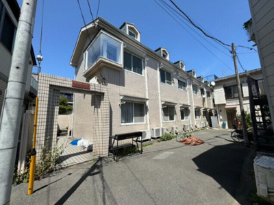 【外観】 | サットンプレイス中野 | 2階建てのアパートです(^^)/