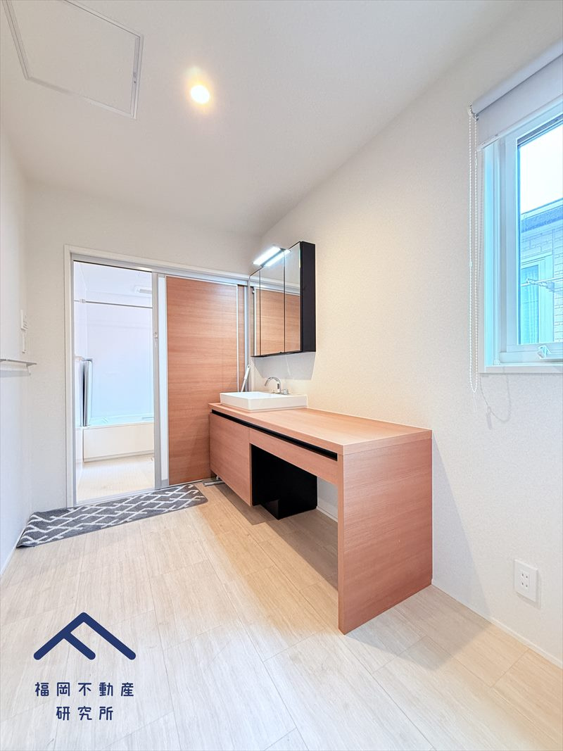 中央区地行３丁目　戸建ての独立洗面台