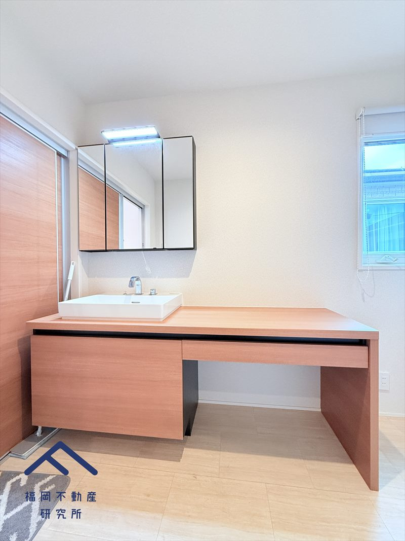 中央区地行３丁目　戸建ての独立洗面台