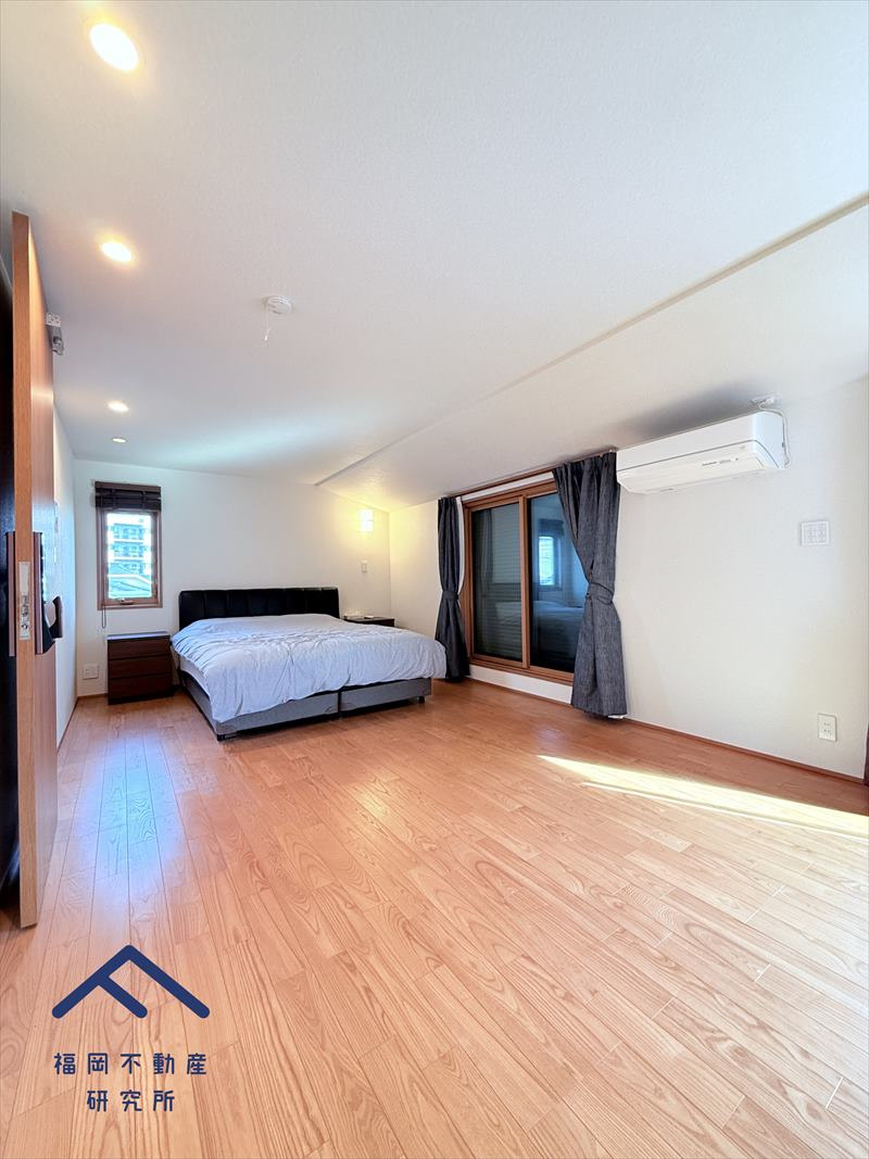 中央区地行３丁目　戸建ての洋室