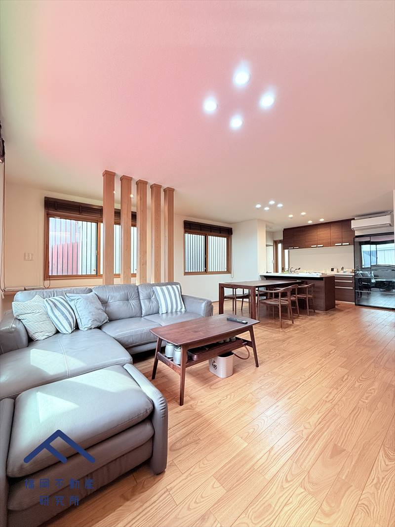 中央区地行３丁目　戸建ての居間・リビング