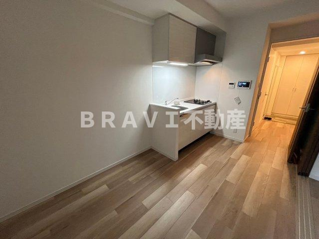 RISING Maison 本町橋（ライジングメゾンホンマチバシ）　BRAVI不動産の居間・リビング|【RISING Maison本町橋】リビングです