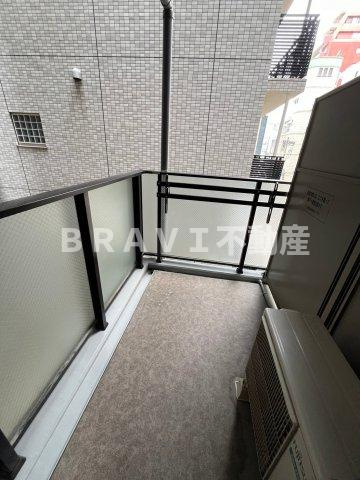 RISING Maison 本町橋（ライジングメゾンホンマチバシ）　BRAVI不動産のバルコニー|【RISING Maison本町橋】お洗濯にも便利なバルコニー付き