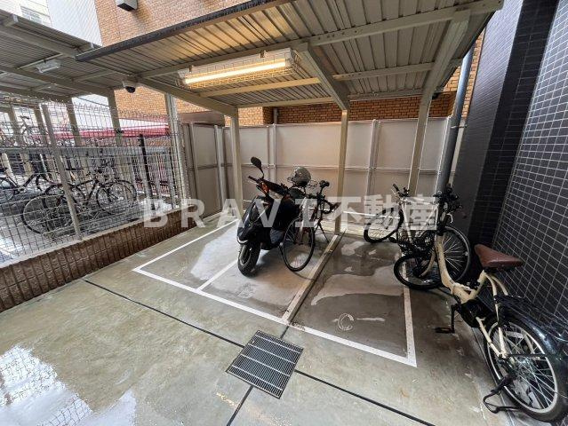 RISING Maison 本町橋（ライジングメゾンホンマチバシ）　BRAVI不動産のその他共用部分|【RISING Maison本町橋】駐輪場です