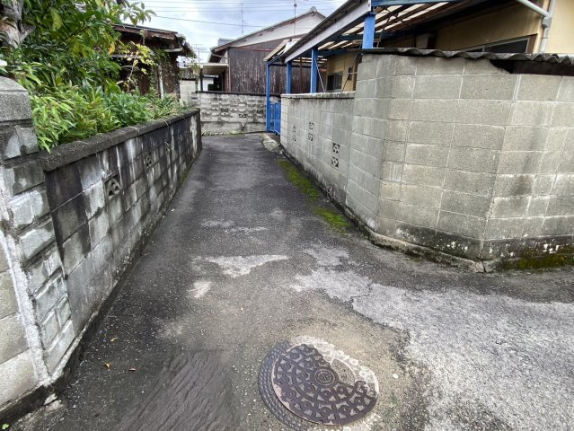 西条市神拝甲　売土地の前面道路含む現地写真