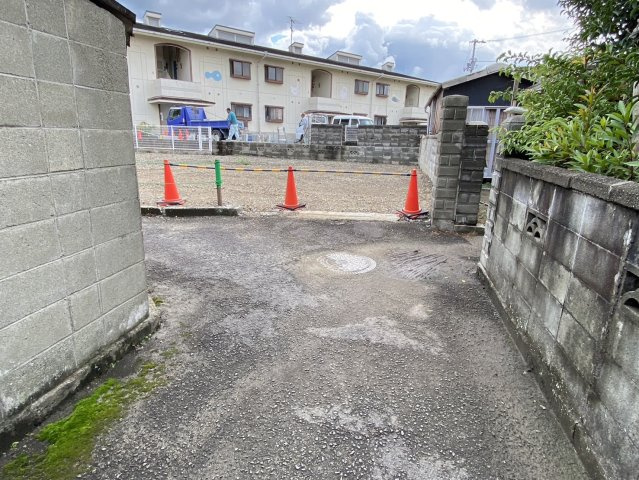 西条市神拝甲　売土地の前面道路含む現地写真