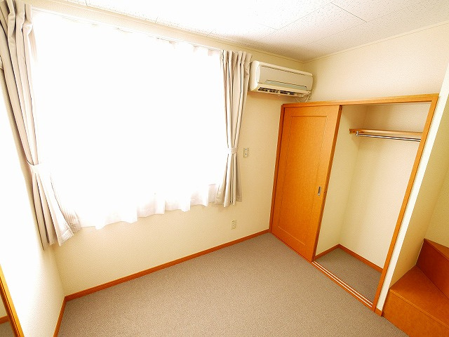 レオパレスＷＩＬＬ南郡山の寝室|開放的な寝室です