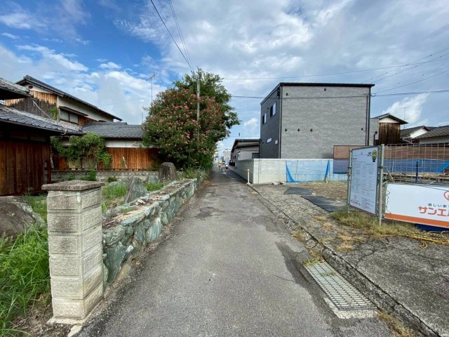 西条市小松町新屋敷の売地の周辺