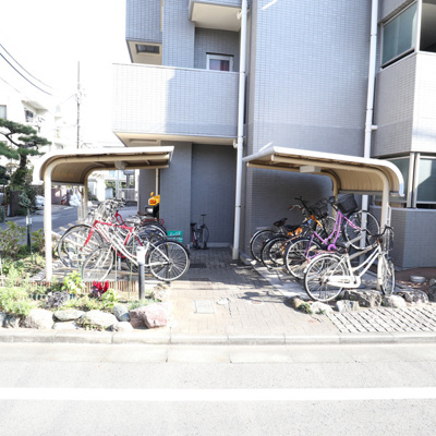 【駐車場】 | マルシャンドリタジマ　※12/27退去 | 雨の日も安心の屋根付きの自転車置き場♪