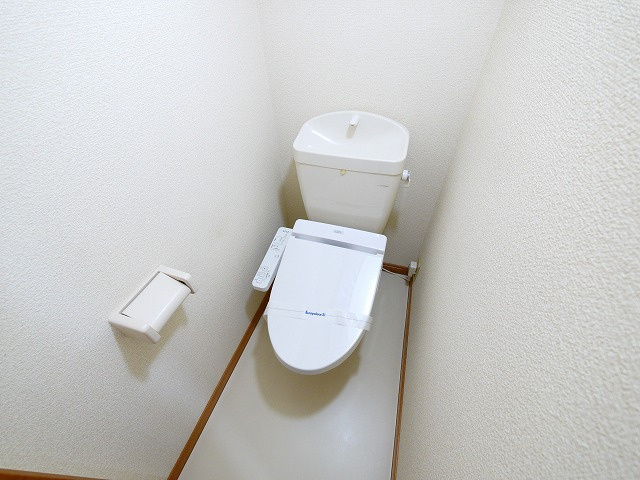 レオパレス寧楽のトイレ|コンパクトで使いやすいトイレです