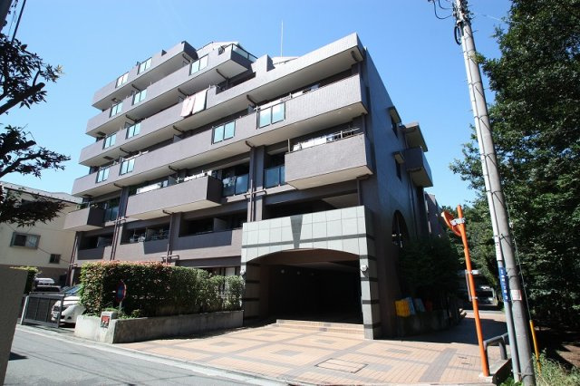 【外観】 | ザ・ステイツ志木パークステージ　(志木本店) | 専用駐車場やテラスなど、戸建て感覚で暮らせる1階・2階部分です