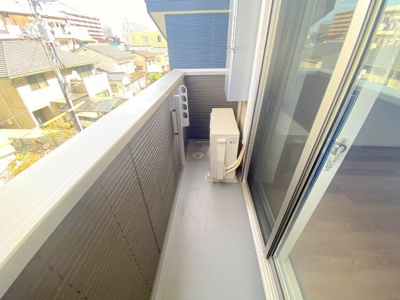 【バルコニー】 | ビーエムケイ | お洗濯にも便利なバルコニー付き