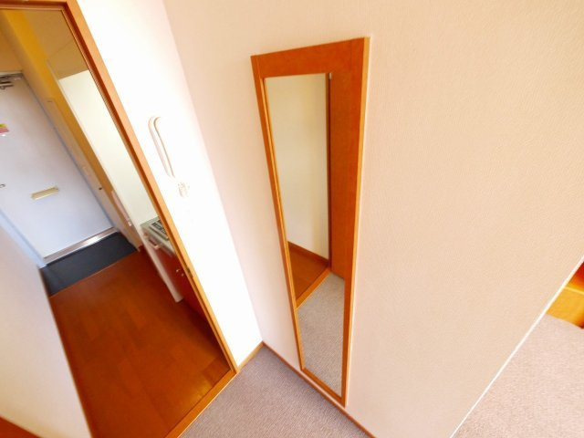 レオパレスＦｏｎｄ　Ｖｉｌｌａｇｅの玄関|ゆったりとした玄関です