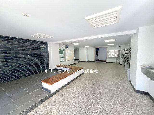 ソフトタウン小島町　9階　66㎡　リ　ノベーション済のエントランス