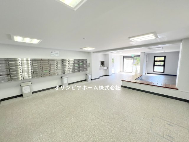 ソフトタウン小島町　9階　66㎡　リ　ノベーション済のエントランス