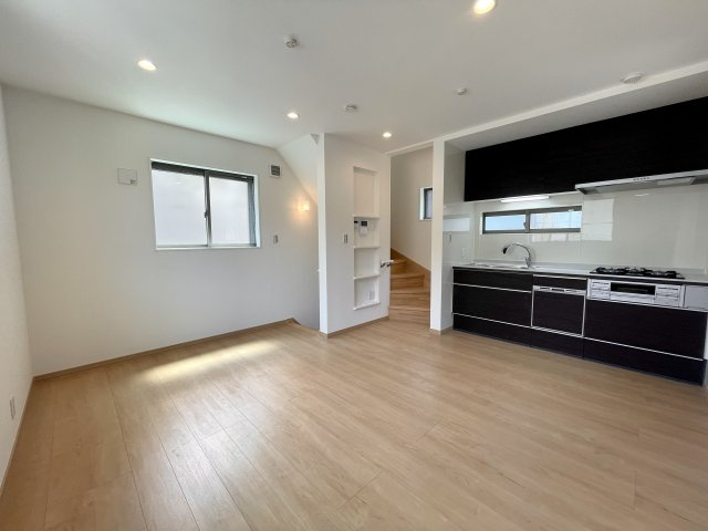 北区赤羽西3丁目　利便性×快適性　限定1棟の居間・リビング