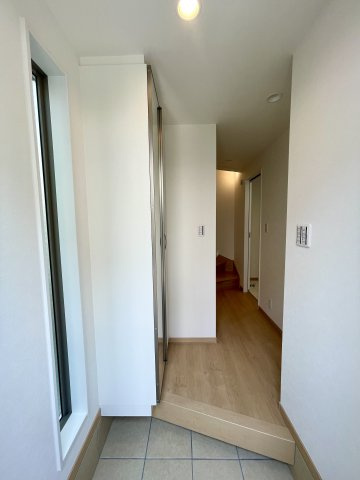 北区赤羽西3丁目　利便性×快適性　限定1棟の玄関