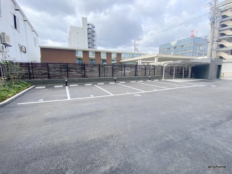 アドバンス江坂東デパール　仲介手数料無料の駐車場