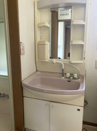 小山市大字間々田の独立洗面台