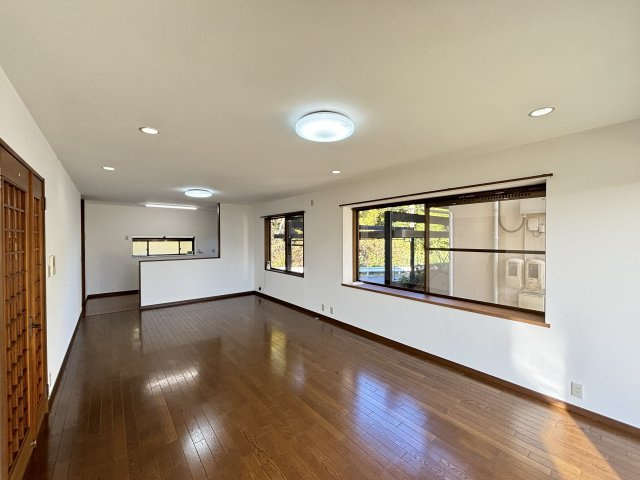 中古戸建　高取北４丁目の居間・リビング|LDK　21帖