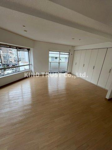 やなぎ屋ビルの居間・リビング|ゆったりとしたリビングです