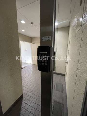 やなぎ屋ビルのセキュリティ|夜間はオートロック施錠です