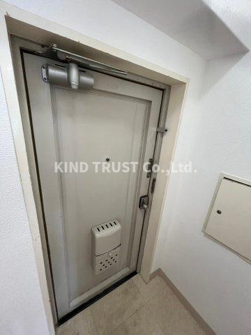 やなぎ屋ビルの玄関|玄関です