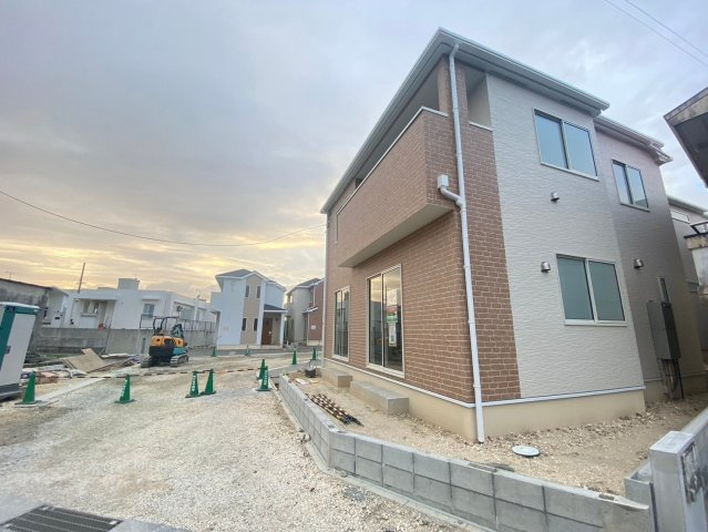 ハートフルタウン八重瀬町新城　J号棟の前面道路含む現地写真