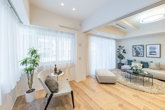 プラウド赤坂の洋室