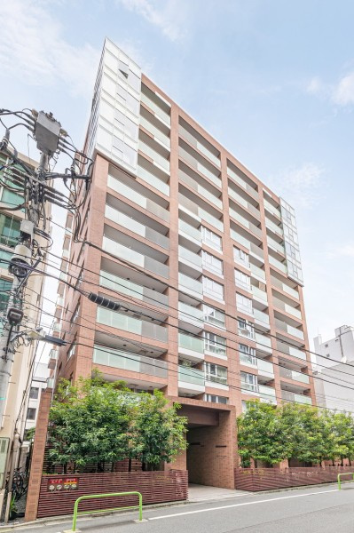 プラウド赤坂の外観