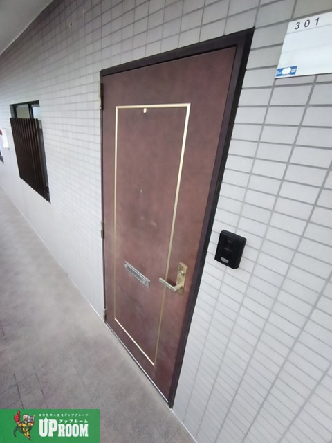 シャトー天神の玄関