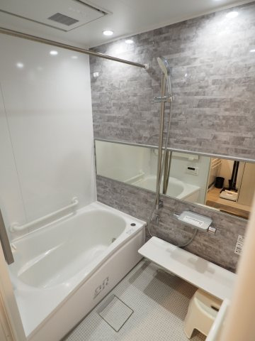 海まで7分！富士山を望む最上階　葉山ニューライフの浴室