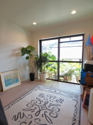 海まで7分！富士山を望む最上階　葉山ニューライフの洋室